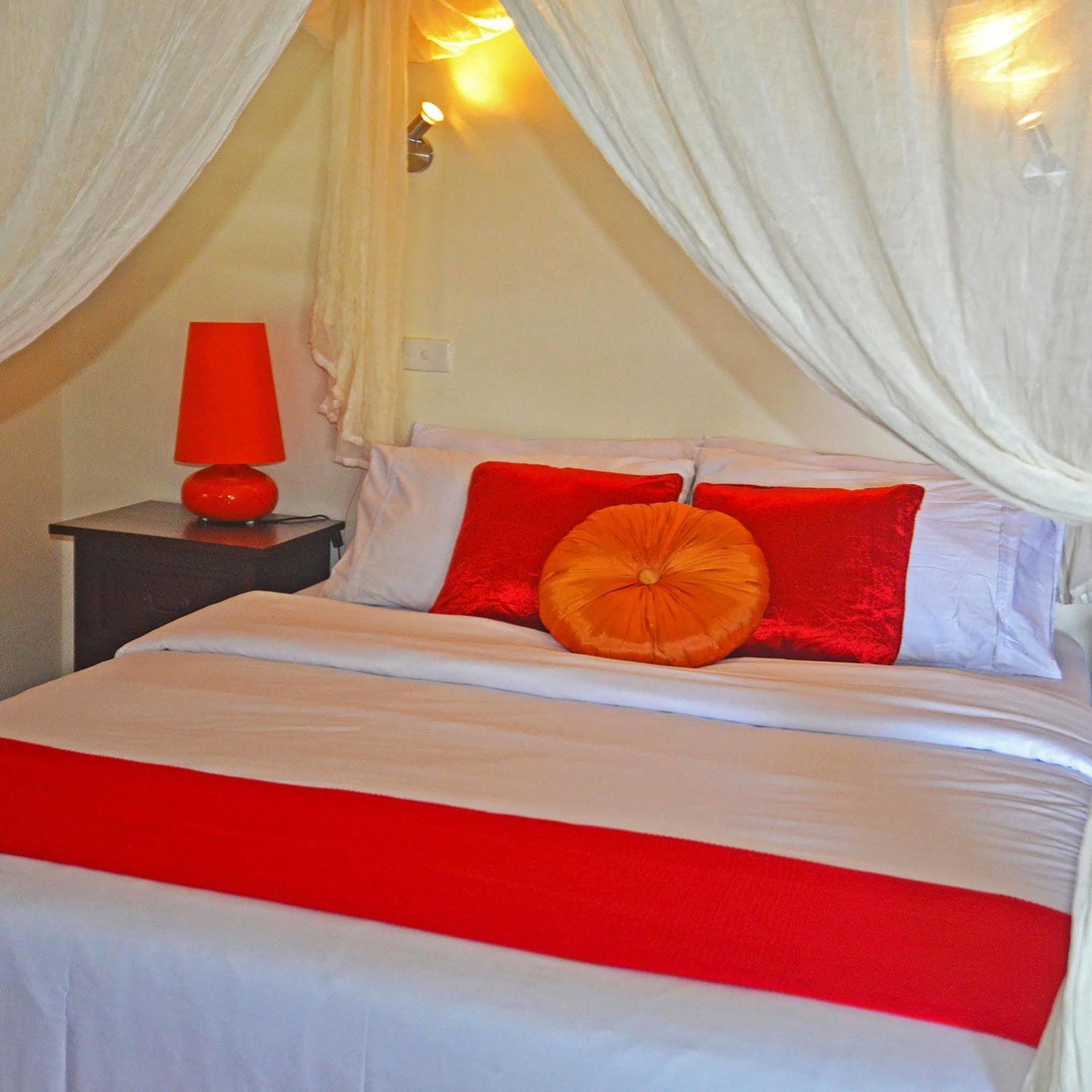 Coco Beach Resort Port Vila Kültér fotó