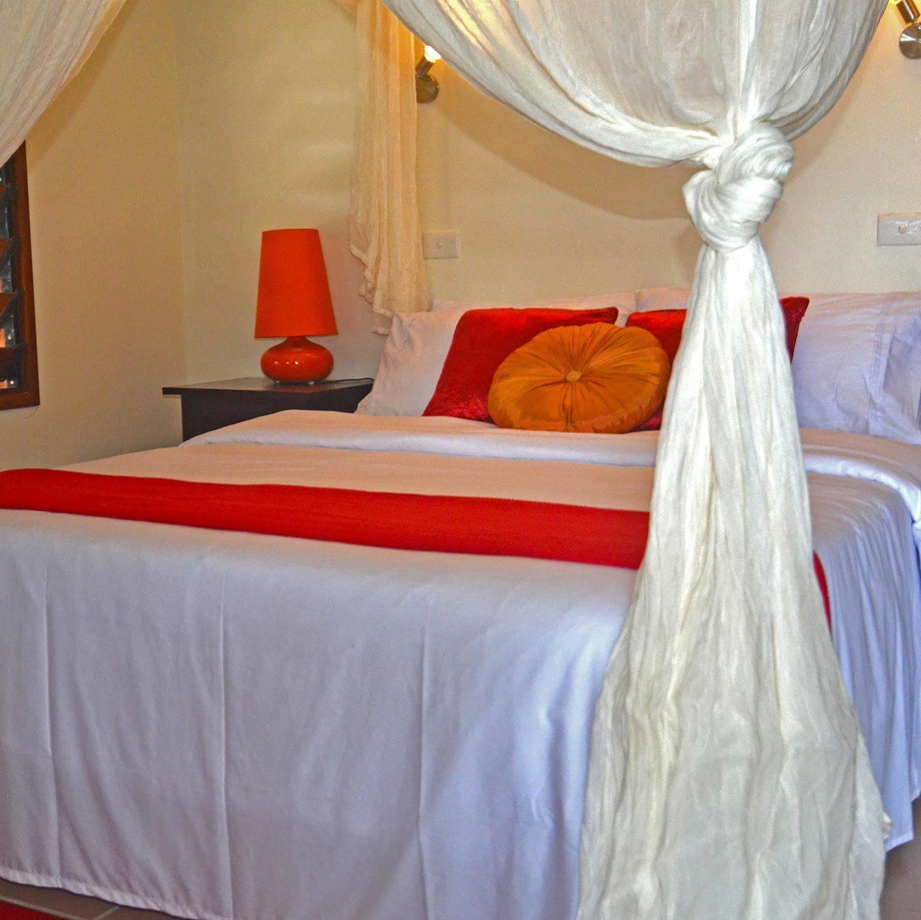 Coco Beach Resort Port Vila Kültér fotó